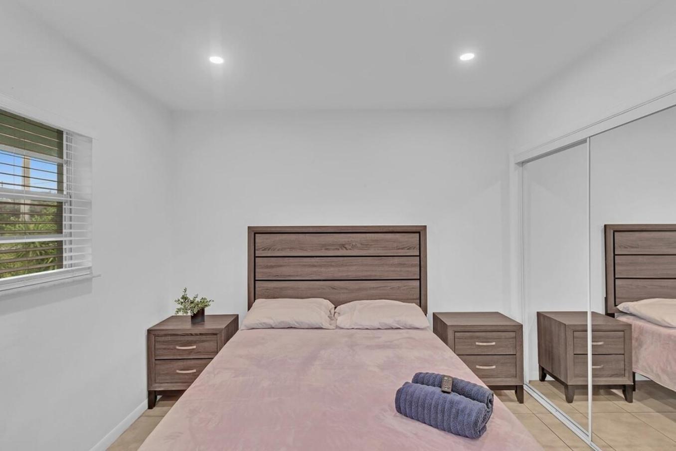 2 Bedroom House Minutes From Beach And Casino Db1 Dania Beach Esterno foto