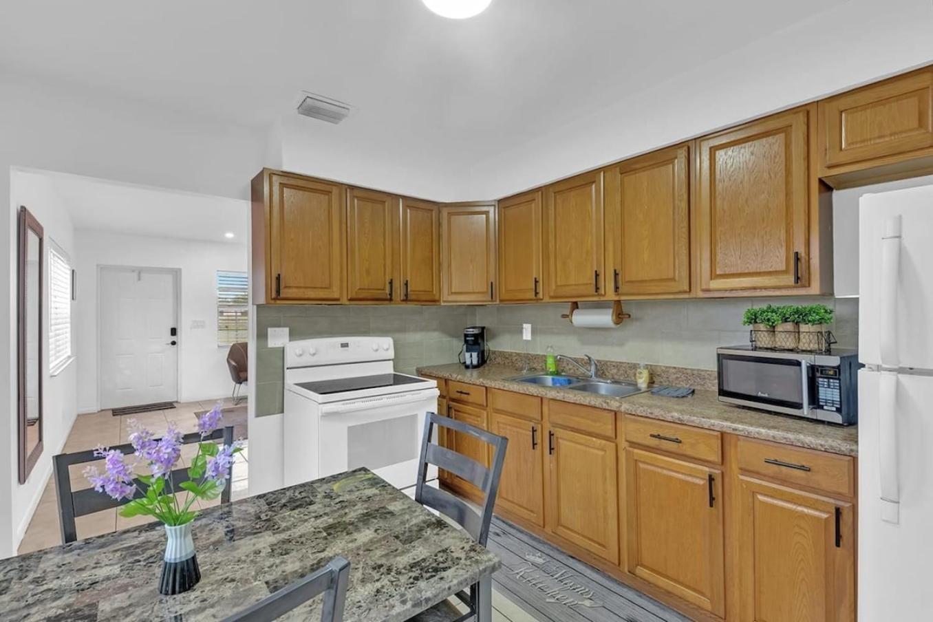2 Bedroom House Minutes From Beach And Casino Db1 Dania Beach Esterno foto